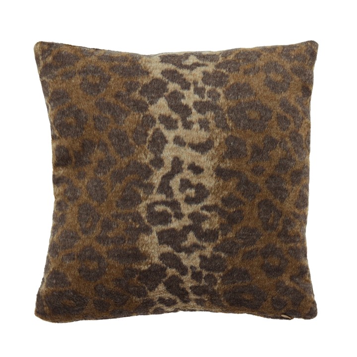 DAS HOME FIGURE PILLOW